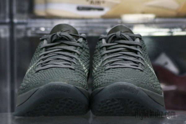 Zoom  Kobe 6 Fade To Black 2016 Unfading Sneaker – Limited - Image 3