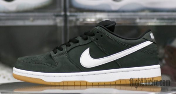 Dunk SB Black Gum 2023 Signature Footwear – Limited - Image 2