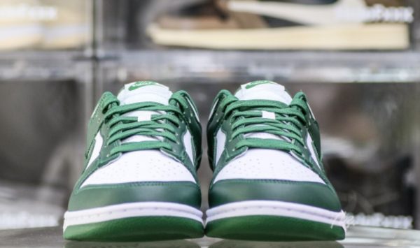 Dunk Low Michigan State Team Green Unfading Sneaker – Limited - Image 3