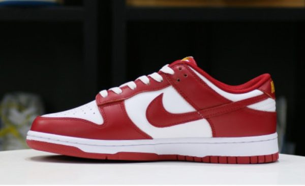 Dunk Low 'Gym Red' 2022 Classic Kicks – Drop - Image 2