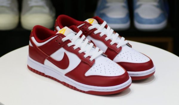 Dunk Low 'Gym Red' 2022 Classic Kicks – Drop - Image 3