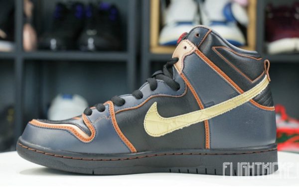 SB Dunk High RX-0 Unicorn Gundam 02 Banshee Iconic Sneaker – Limited - Image 2