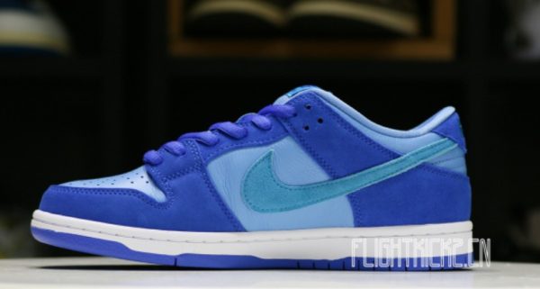SB Dunk Low Blue Raspberry Iconic Sneaker – Limited - Image 2