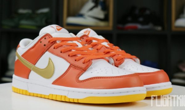 Dunk Low University Gold Classic Kicks – Style - Image 3