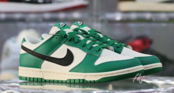 Dunk Lottery 2022 Unfading Sneaker – Iconic - Image 3