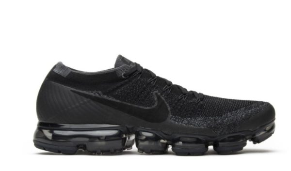 MVA Triple Black 849558-007 – Iconic