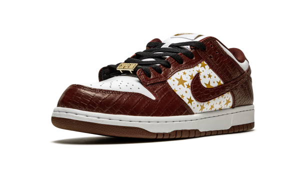 SB Dunk Low 'Supreme - Stars - Barkroot Brown' PR-263310 – Limited - Image 4